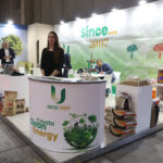 Desk accoglienza e info point United Company Desk di accoglienza dello stand United Group alla fiera Progetto Fuoco 2024.
