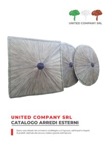 Copertina del catalogo Arredi Esterni di United Company srl, con ombrelloni in stile naturale per l'arredo outdoor.